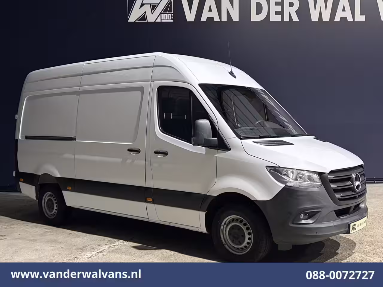 Mercedes-Benz Sprinter 317 CDI 170pk L2H2 Euro6 Airco | Cruisecontrol | Navigatie | 360 graden Camera | Apple Car