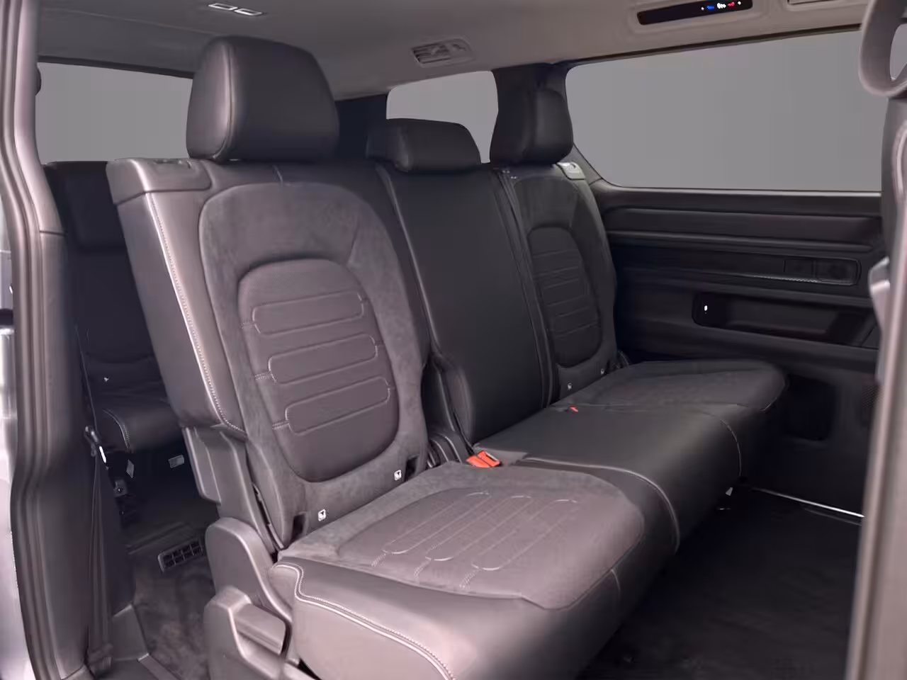 Volkswagen ID. Buzz Pro Bulli 286pk 86kWh LWB 7p. | Trekhaak | 20" | LED-matrix | 360gr Camera | AssistentiePl