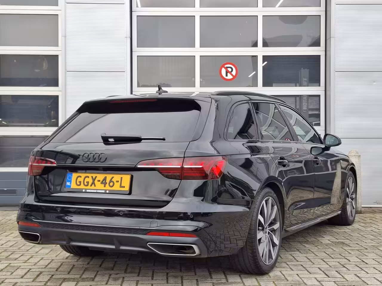 Audi A4 Avant 35 TFSI S-line edition Competition | Navigatie/Android/Apple Carplay | LM Velgen | Elektri