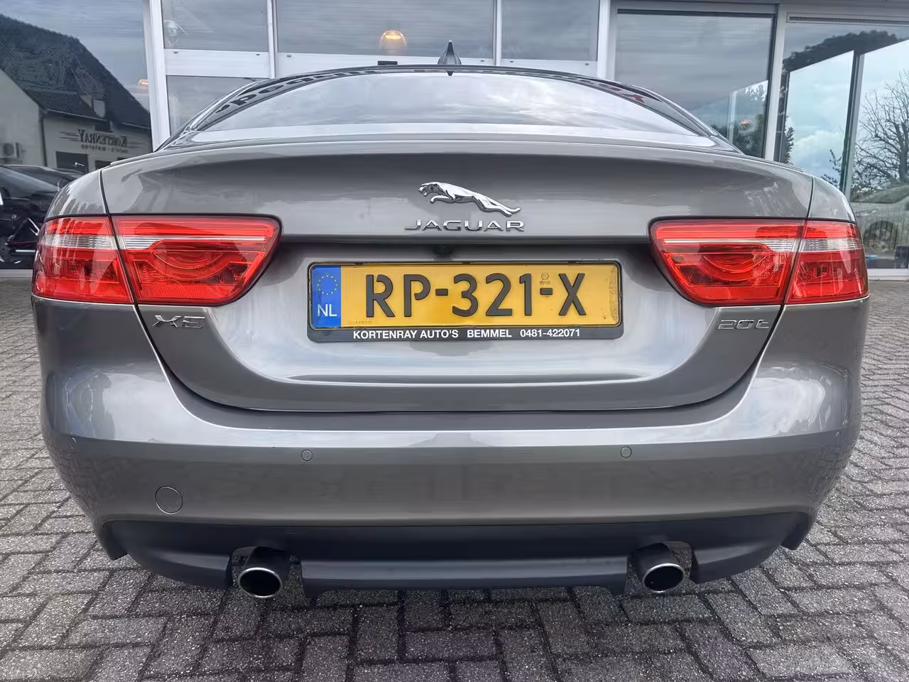 Jaguar XE 2.0 Portfolio R Sport Black Pack/Bomvol opties/Speciale kleurstelling/Nieuwstaat