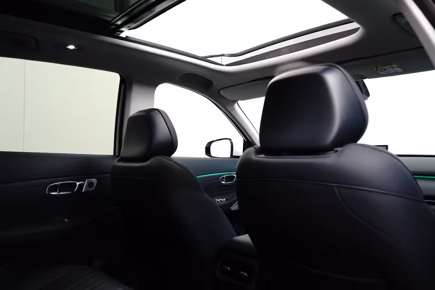 Geely Starray EM-i Max+ | Achterbank in delen neerklapbaar | Airco (automatisch) | Apple Carplay/Android Auto