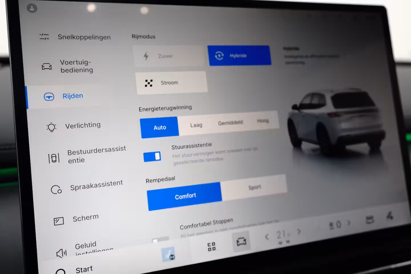 Geely Starray EM-i Max+ | Achterbank in delen neerklapbaar | Airco (automatisch) | Apple Carplay/Android Auto