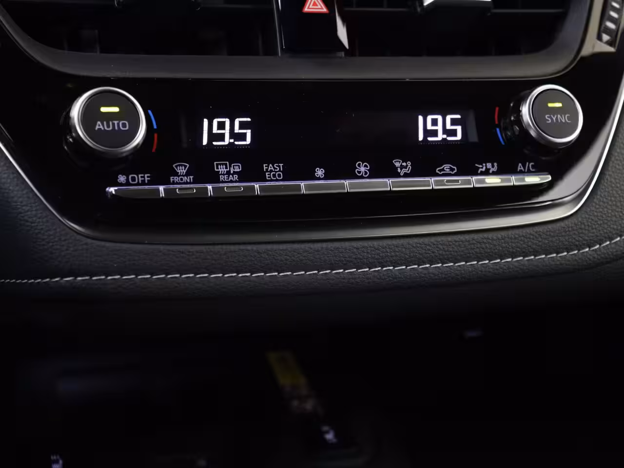 Suzuki Swace 1.8 Hybrid Style Apple Carplay | Climat Control | Trekhaak | Adaptive Cruise control | Par