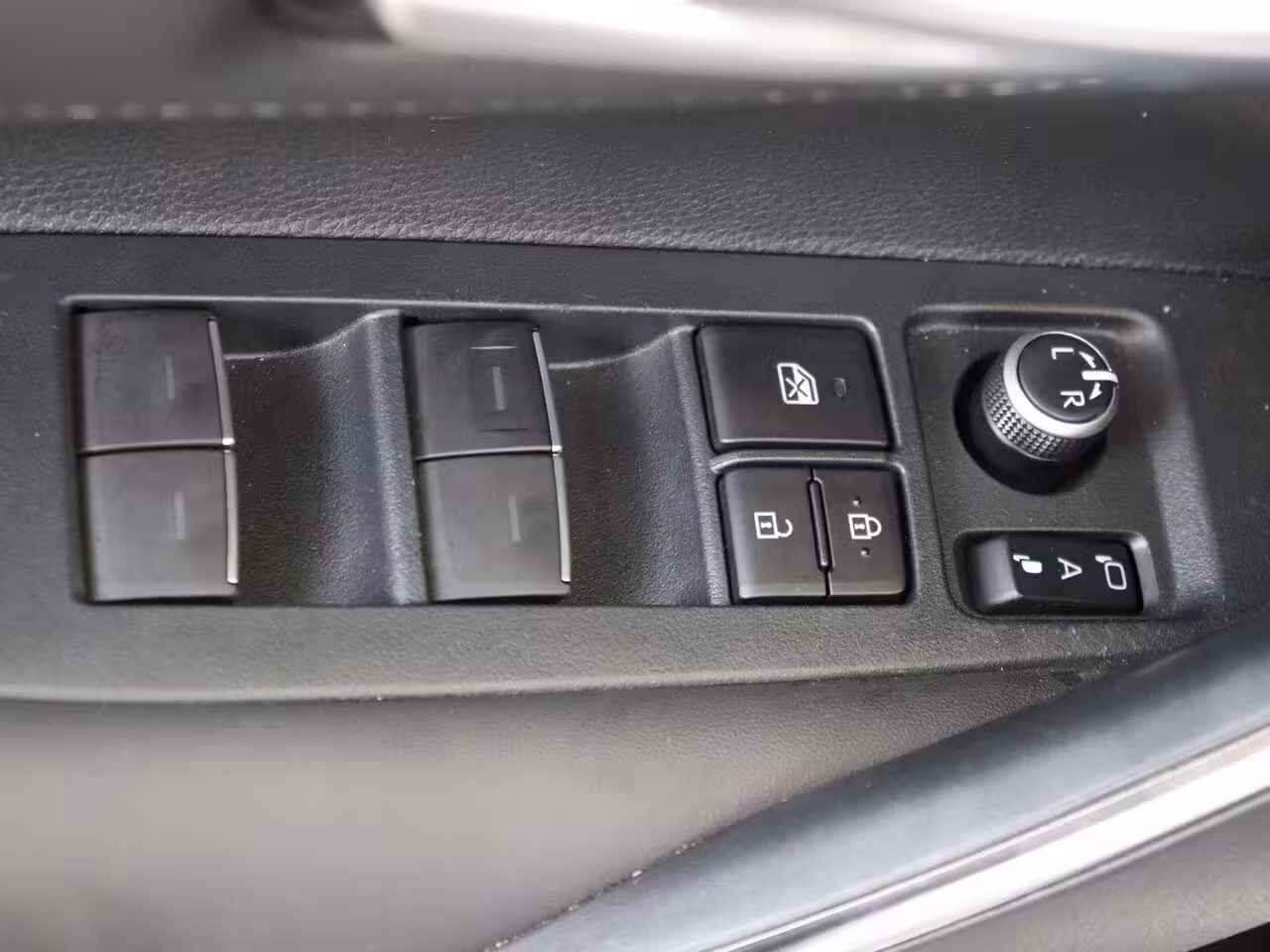 Suzuki Swace 1.8 Hybrid Style Apple Carplay | Climat Control | Trekhaak | Adaptive Cruise control | Par