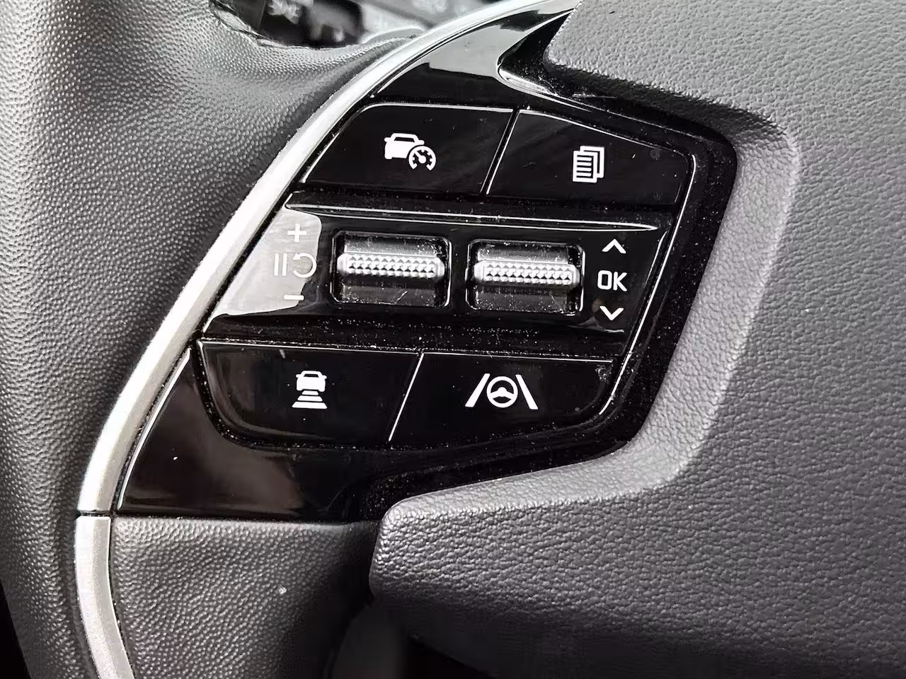 Kia Niro EV DynamicLine 64.8 kWh | Trekhaak | | Adaptieve Cruise Control | Clima | Camera + PDC |