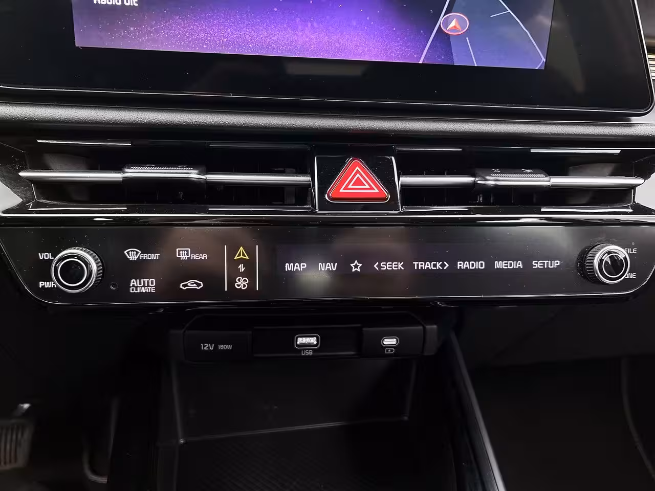 Kia Niro EV DynamicLine 64.8 kWh | Trekhaak | | Adaptieve Cruise Control | Clima | Camera + PDC |