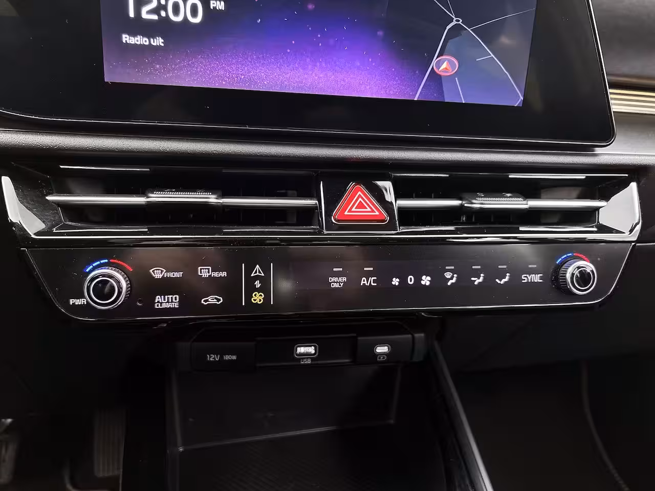 Kia Niro EV DynamicLine 64.8 kWh | Trekhaak | | Adaptieve Cruise Control | Clima | Camera + PDC |