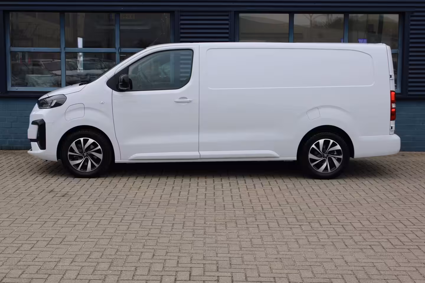 Fiat E-Scudo L3 75 kWh SoH 95% | tot 8 jaar garantie | CAMERA | DRAADLOOS CARPLAY | BETIMMERING | LED |