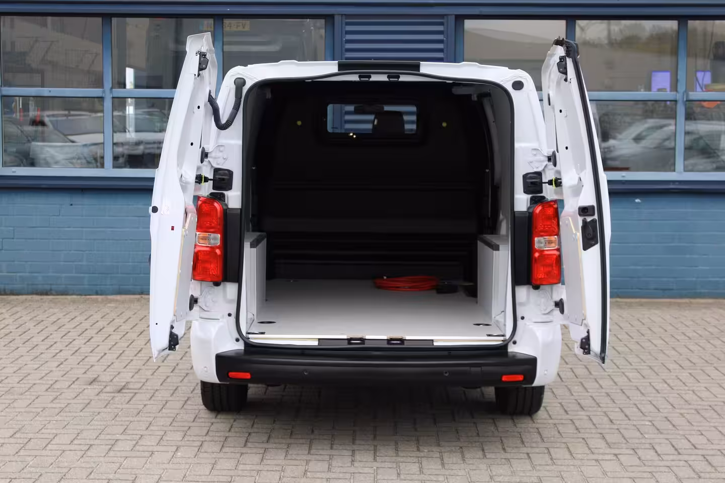Fiat E-Scudo L3 75 kWh SoH 95% | tot 8 jaar garantie | CAMERA | DRAADLOOS CARPLAY | BETIMMERING | LED |
