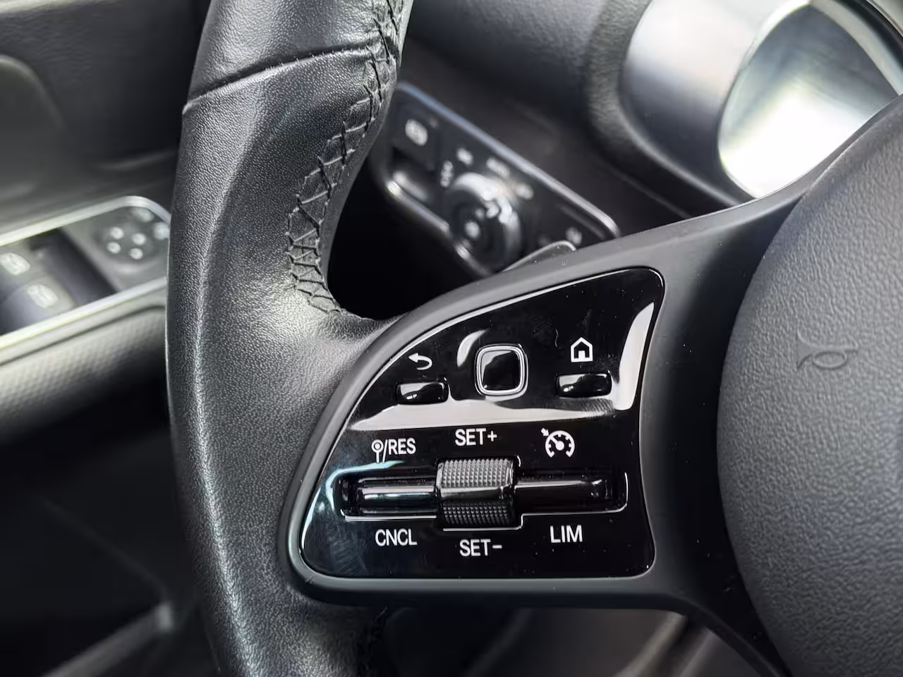 Mercedes-Benz GLB 200 Business Solution Luxury 7 PERSONEN NAP