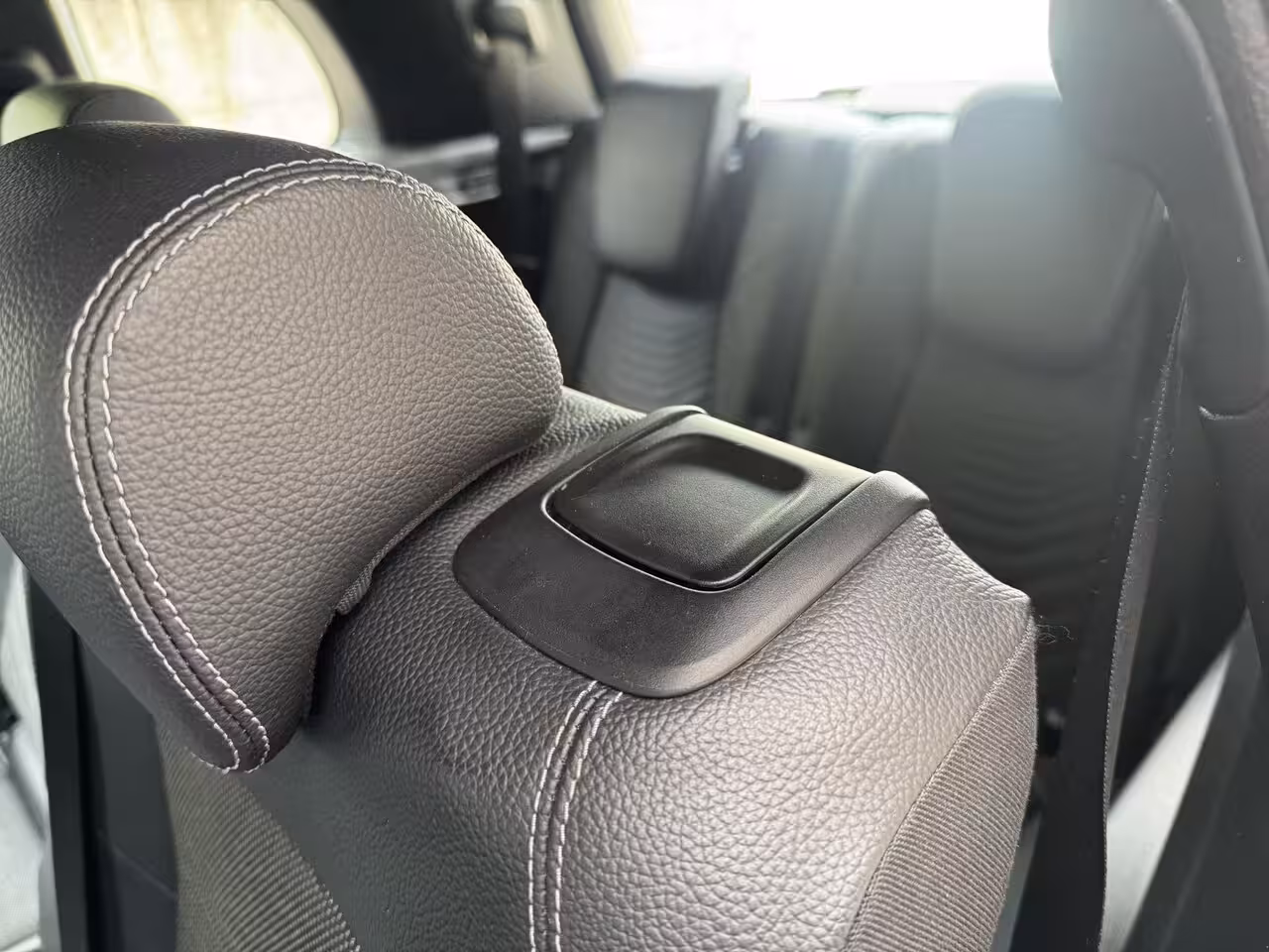 Mercedes-Benz GLB 200 Business Solution Luxury 7 PERSONEN NAP