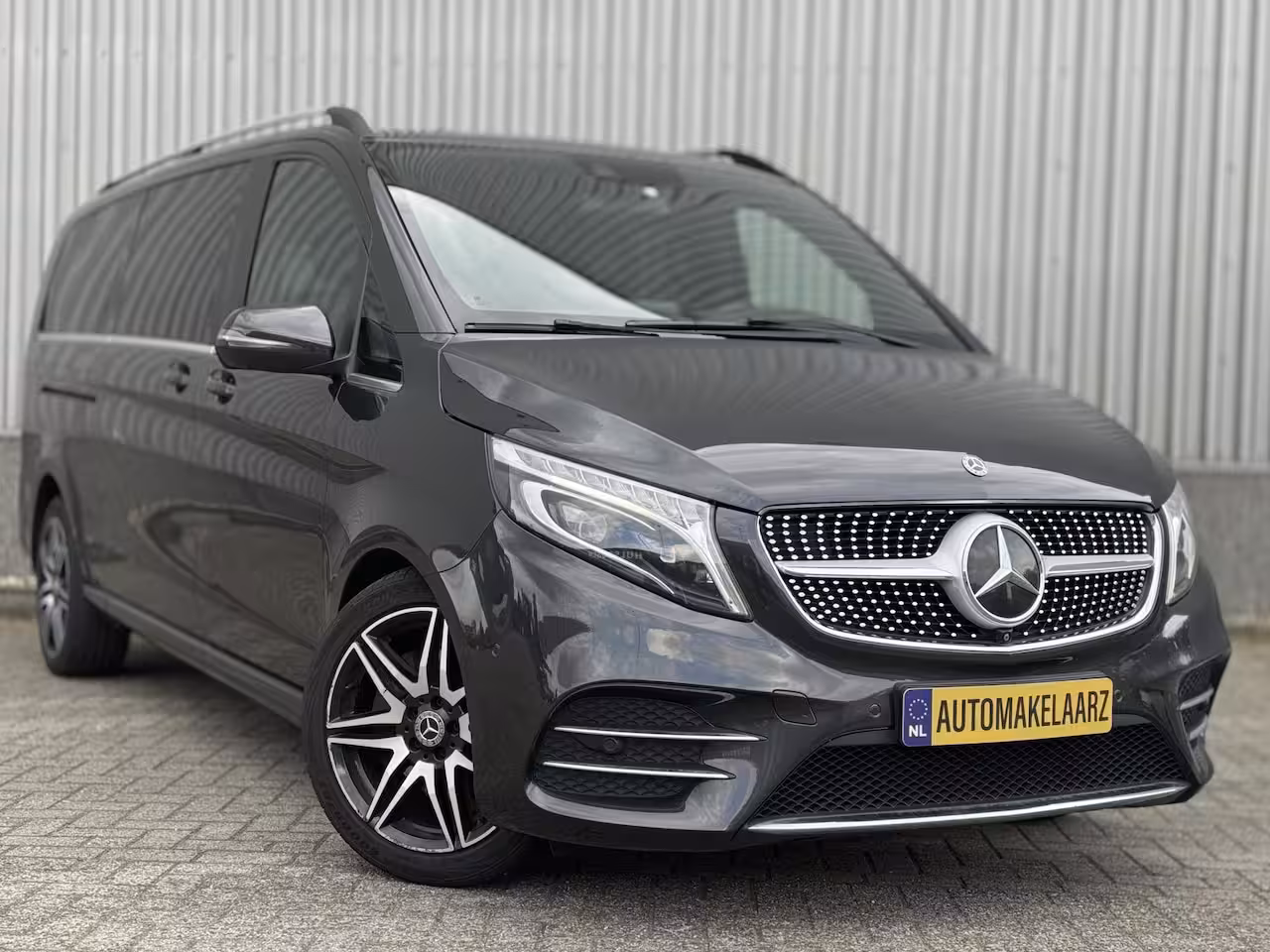 Mercedes-Benz V-klasse 300d AMG Extra Lang DC L2H1 Avantgarde Edition