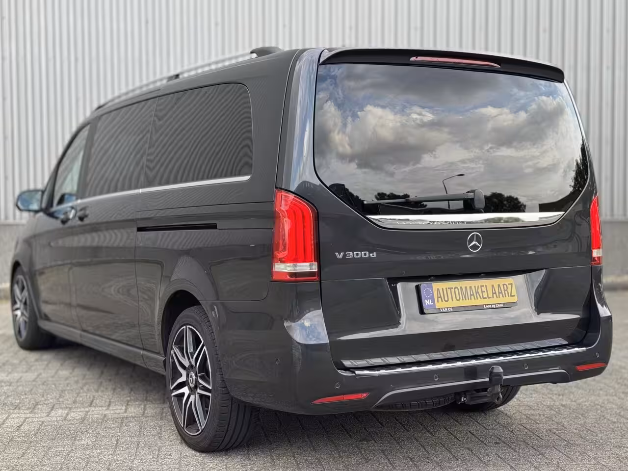 Mercedes-Benz V-klasse 300d AMG Extra Lang DC L2H1 Avantgarde Edition