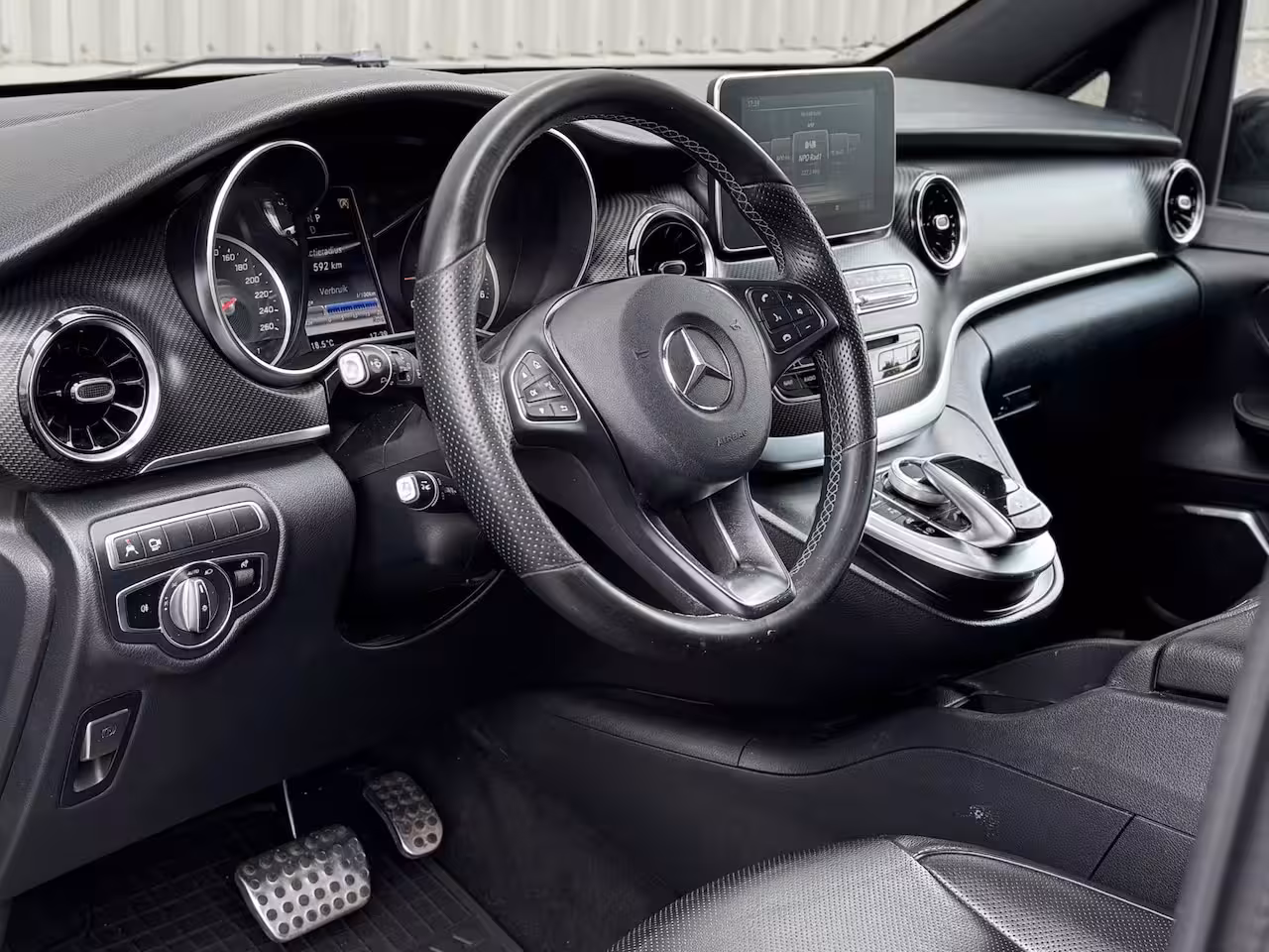 Mercedes-Benz V-klasse 300d AMG Extra Lang DC L2H1 Avantgarde Edition