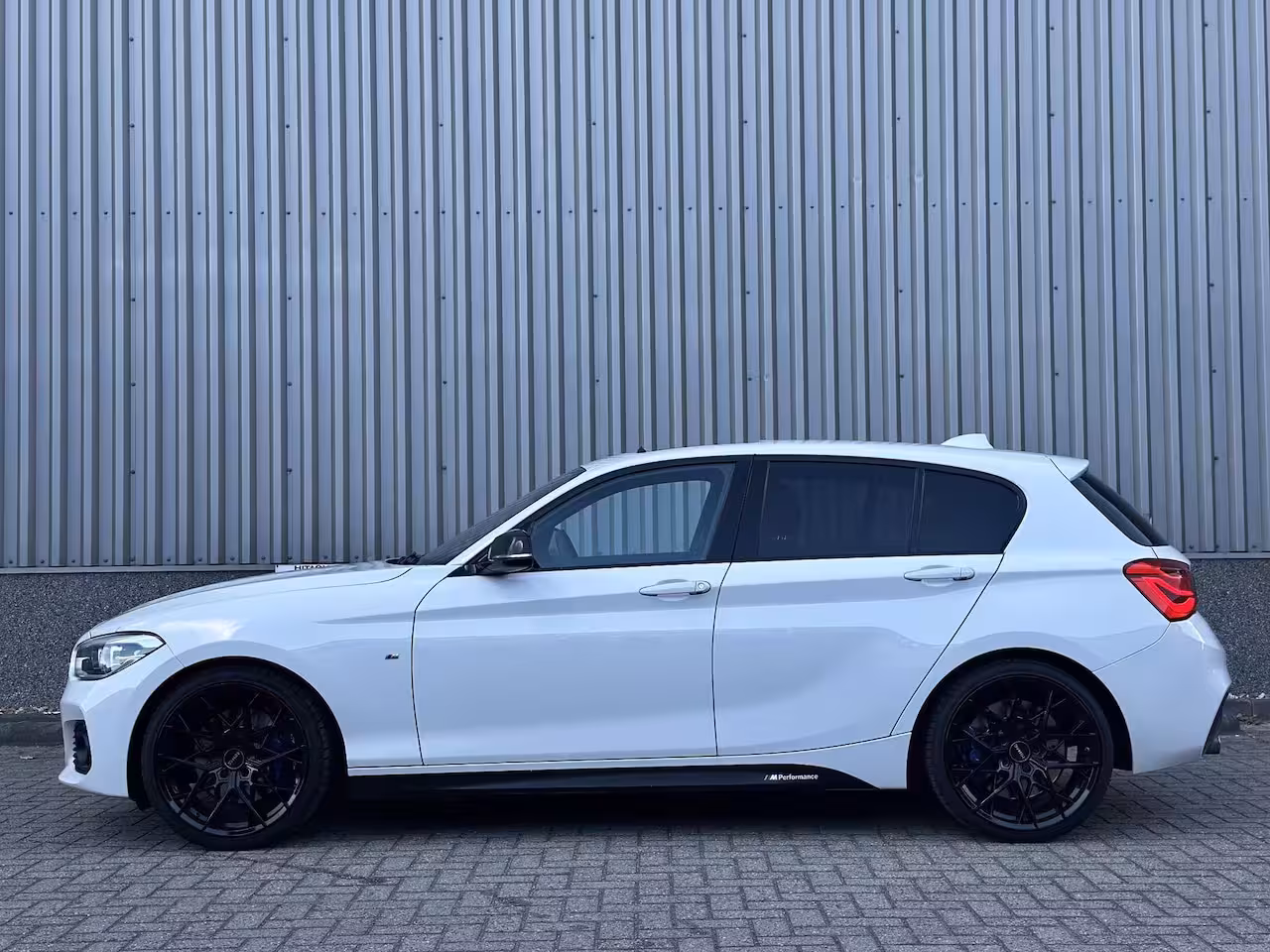BMW 1-serie 118i M SPORT ACC SCHUIFDAK 100% DEALER ONDERHOUD