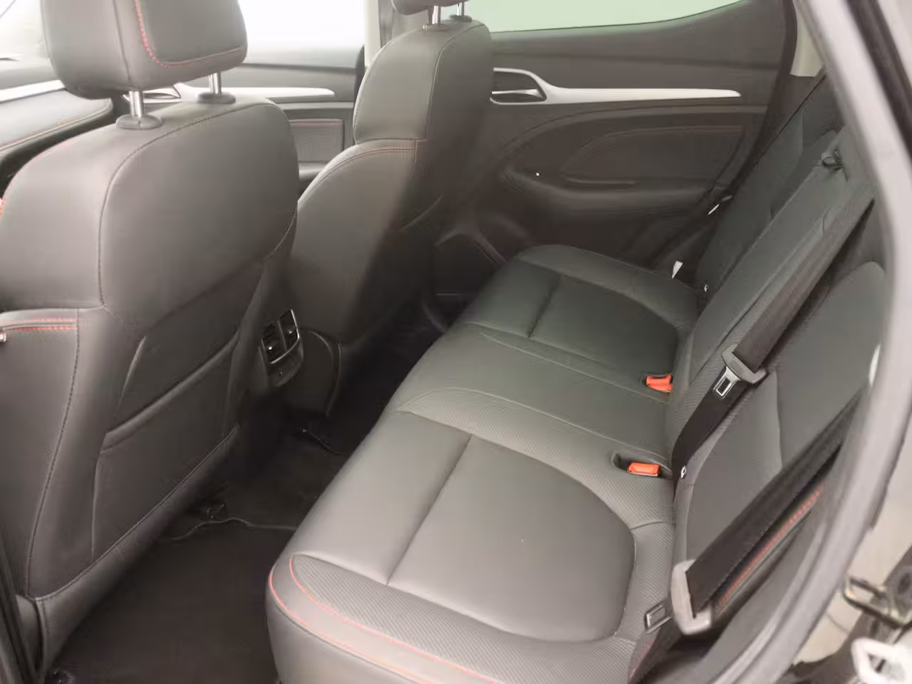 MG MG ZS EV Standard Range Luxury 50 kWh | Apple Carplay/Android Auto | Panoramadak | Lederen Bekledin