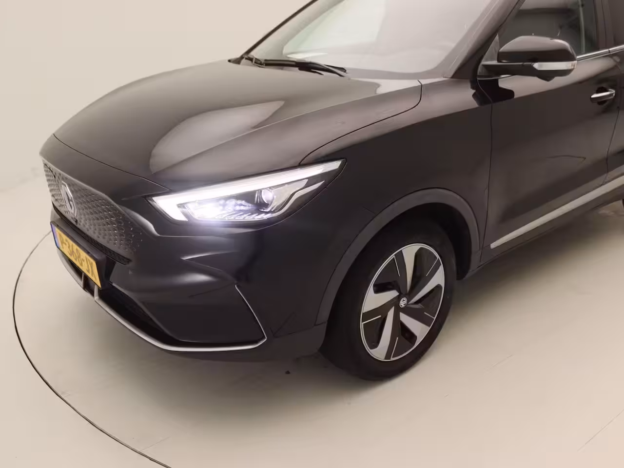 MG MG ZS EV Standard Range Luxury 50 kWh | Apple Carplay/Android Auto | Panoramadak | Lederen Bekledin