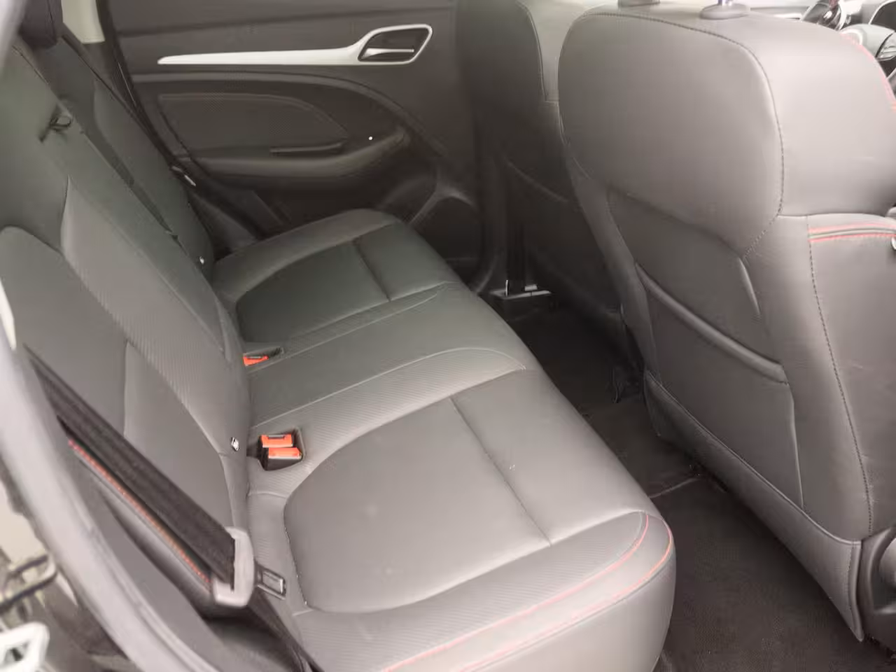 MG MG ZS EV Standard Range Luxury 50 kWh | Apple Carplay/Android Auto | Panoramadak | Lederen Bekledin