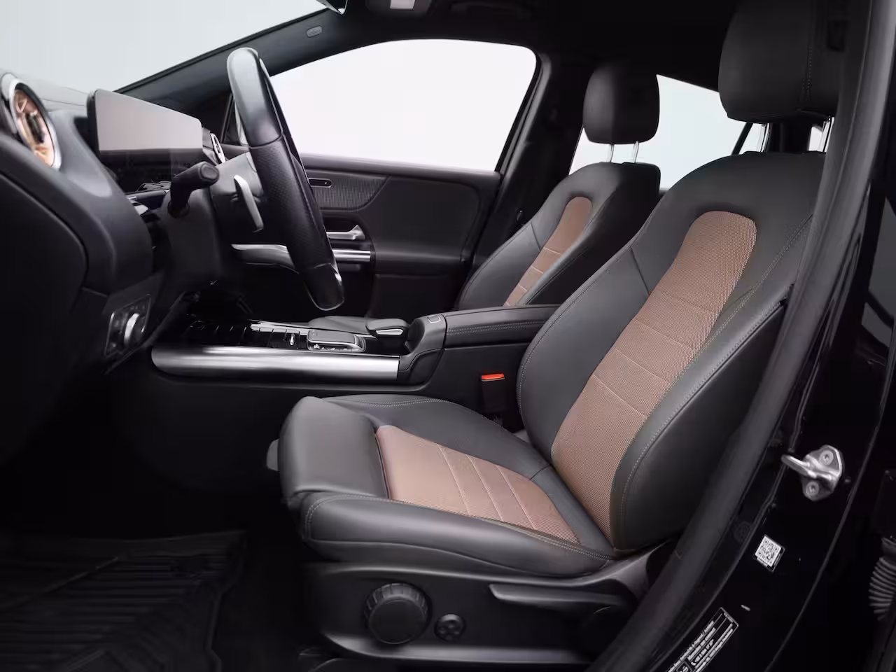 Mercedes-Benz EQA 250+ Luxury Line | NAVIGATIE | STOELVERWARMING | CAMERA | SFEERVERLICHTING |