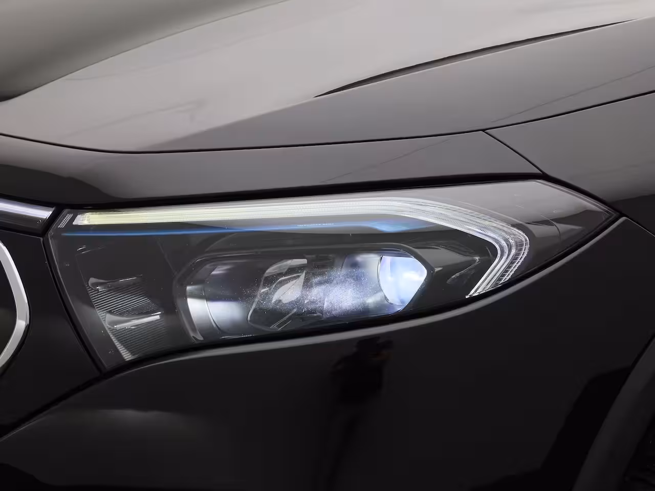 Mercedes-Benz EQA 250+ Luxury Line | NAVIGATIE | STOELVERWARMING | CAMERA | SFEERVERLICHTING |