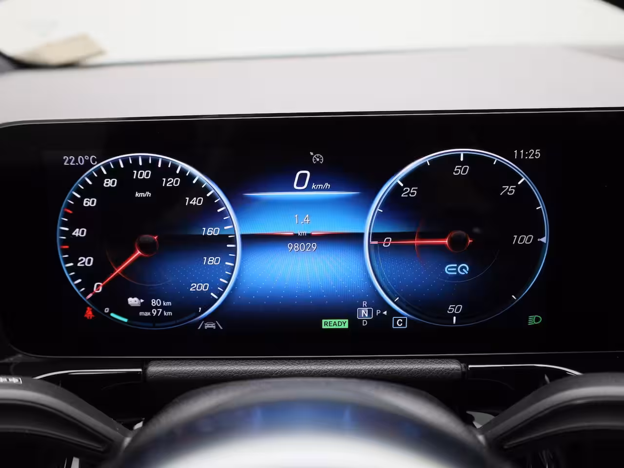 Mercedes-Benz EQA 250+ Luxury Line | NAVIGATIE | STOELVERWARMING | CAMERA | SFEERVERLICHTING |
