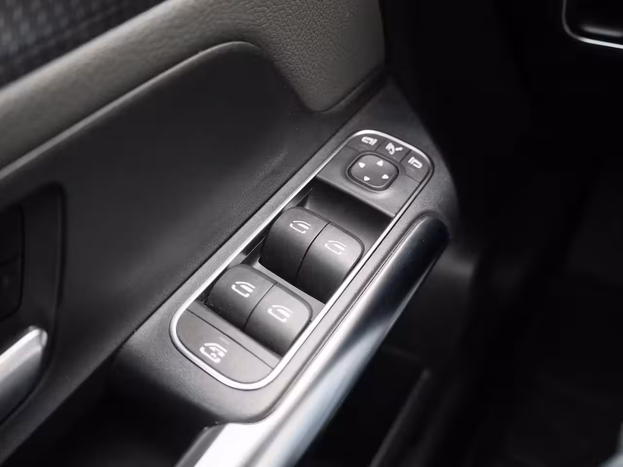 Mercedes-Benz EQA 250+ Luxury Line | NAVIGATIE | STOELVERWARMING | CAMERA | SFEERVERLICHTING |
