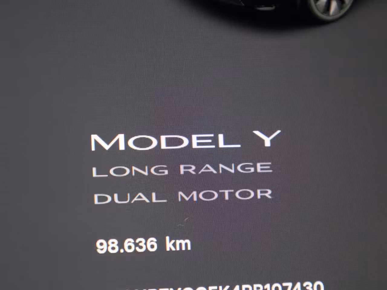 Tesla Model Y Long Range AWD 75 kWh | PANODAK | AFNEEMBARE TREKHAAK | STOEL-STUURWIELVERWARMING | LEER |