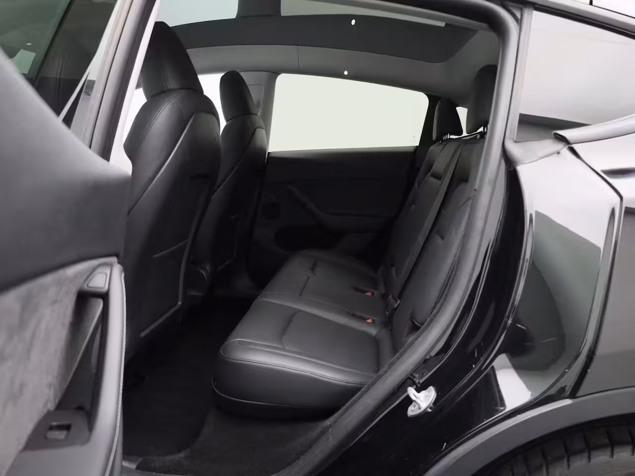 Tesla Model Y Long Range AWD 75 kWh | PANODAK | AFNEEMBARE TREKHAAK | STOEL-STUURWIELVERWARMING | LEER |