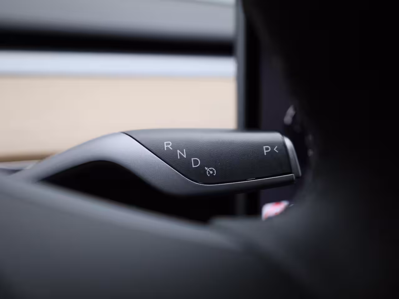 Tesla Model Y Long Range AWD 75 kWh | PANODAK | AFNEEMBARE TREKHAAK | STOEL-STUURWIELVERWARMING | LEER |