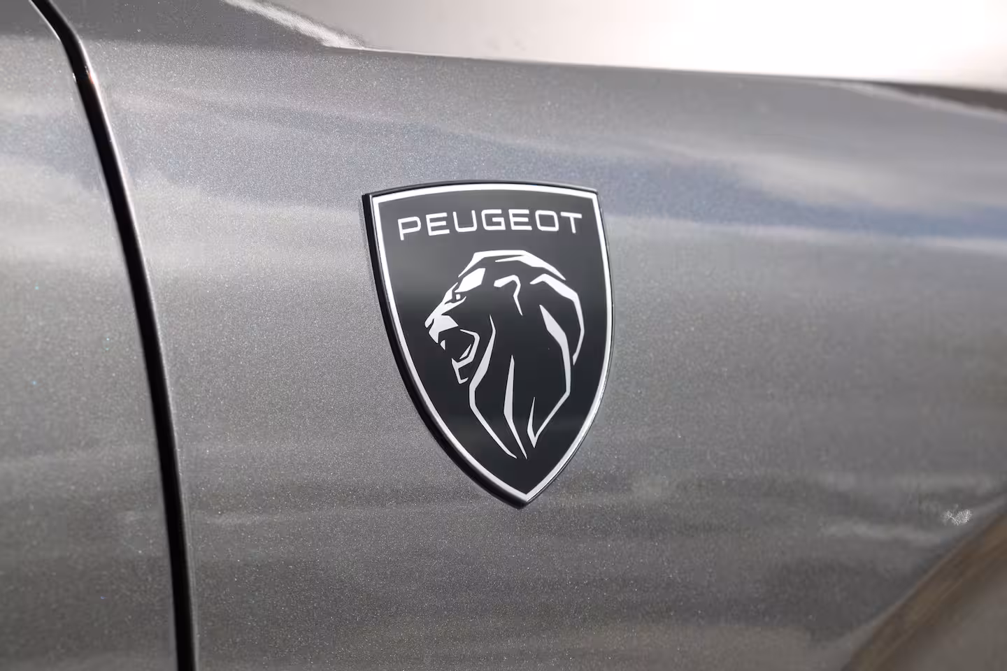 Peugeot 5008 1.2 Hybrid 136 GT 7p | Schuif kanteldak | Alcantara | 360 Pakket | | Panoramadak | Rondomz