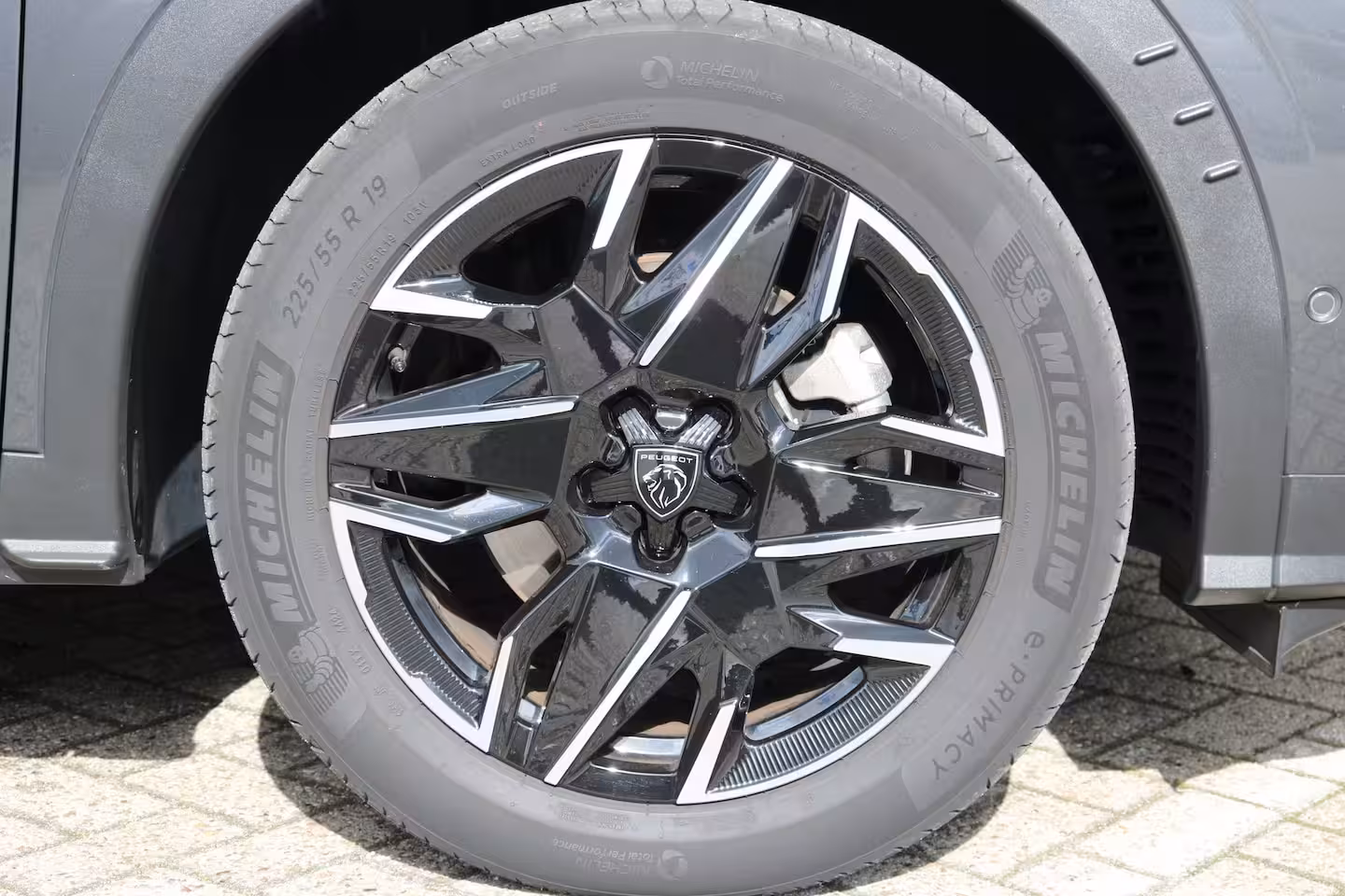 Peugeot 5008 1.2 Hybrid 136 GT 7p | Schuif kanteldak | Alcantara | 360 Pakket | | Panoramadak | Rondomz