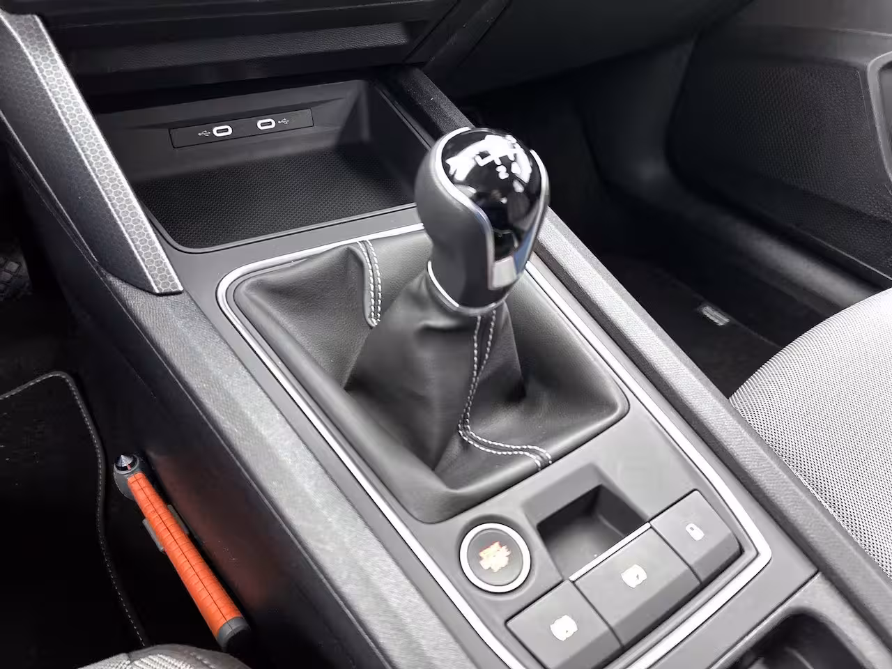Seat Leon 1.5 TSI Style 115 PK | Parkeersensoren | Climate Control | Apple Carplay & Android Auto |