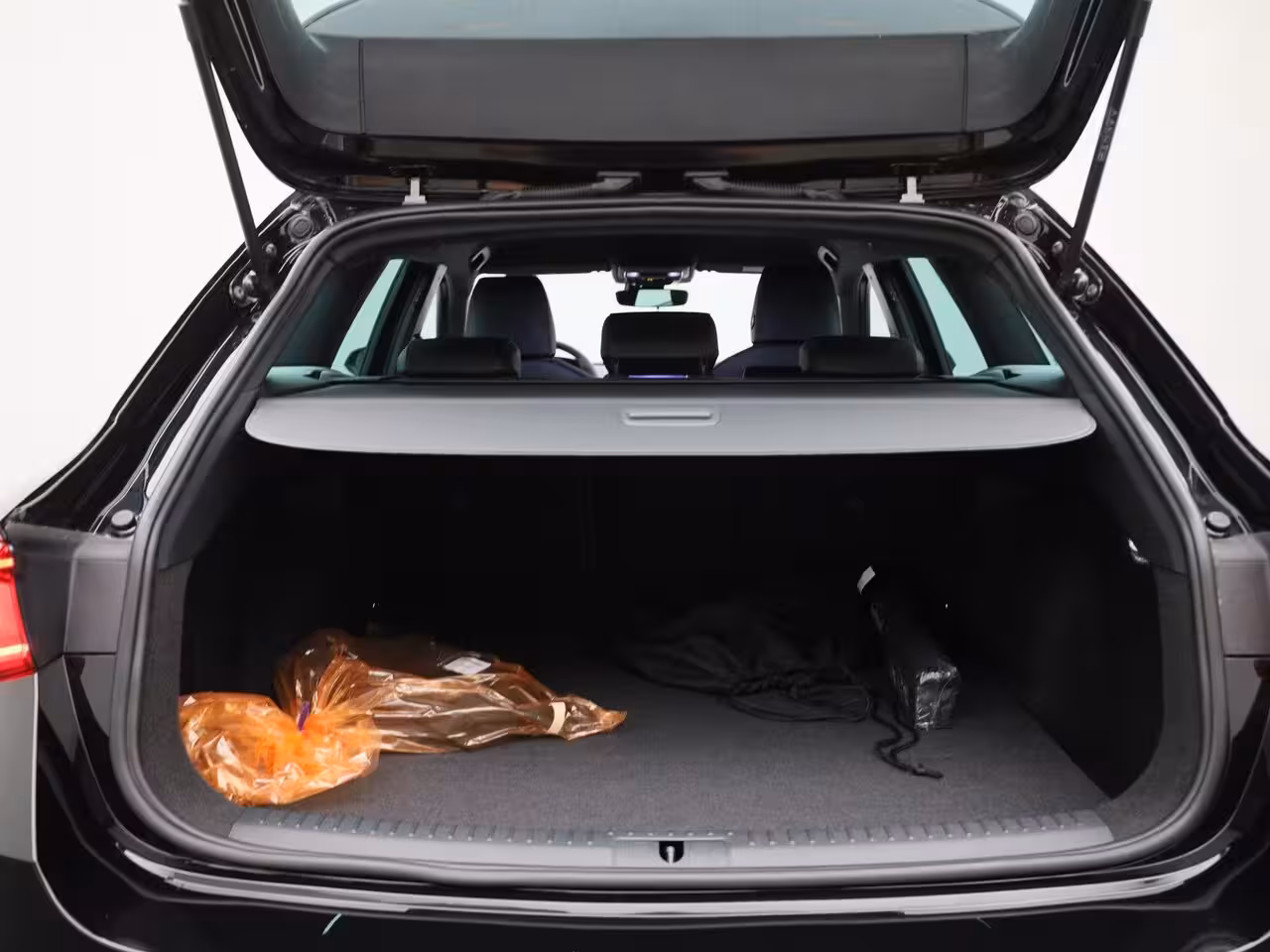 Seat Leon Sportstourer 1.5 TSI e-Hybrid FR Business 204 PK | Automaat | LED Matrix Koplampen | Navigatie | Climat