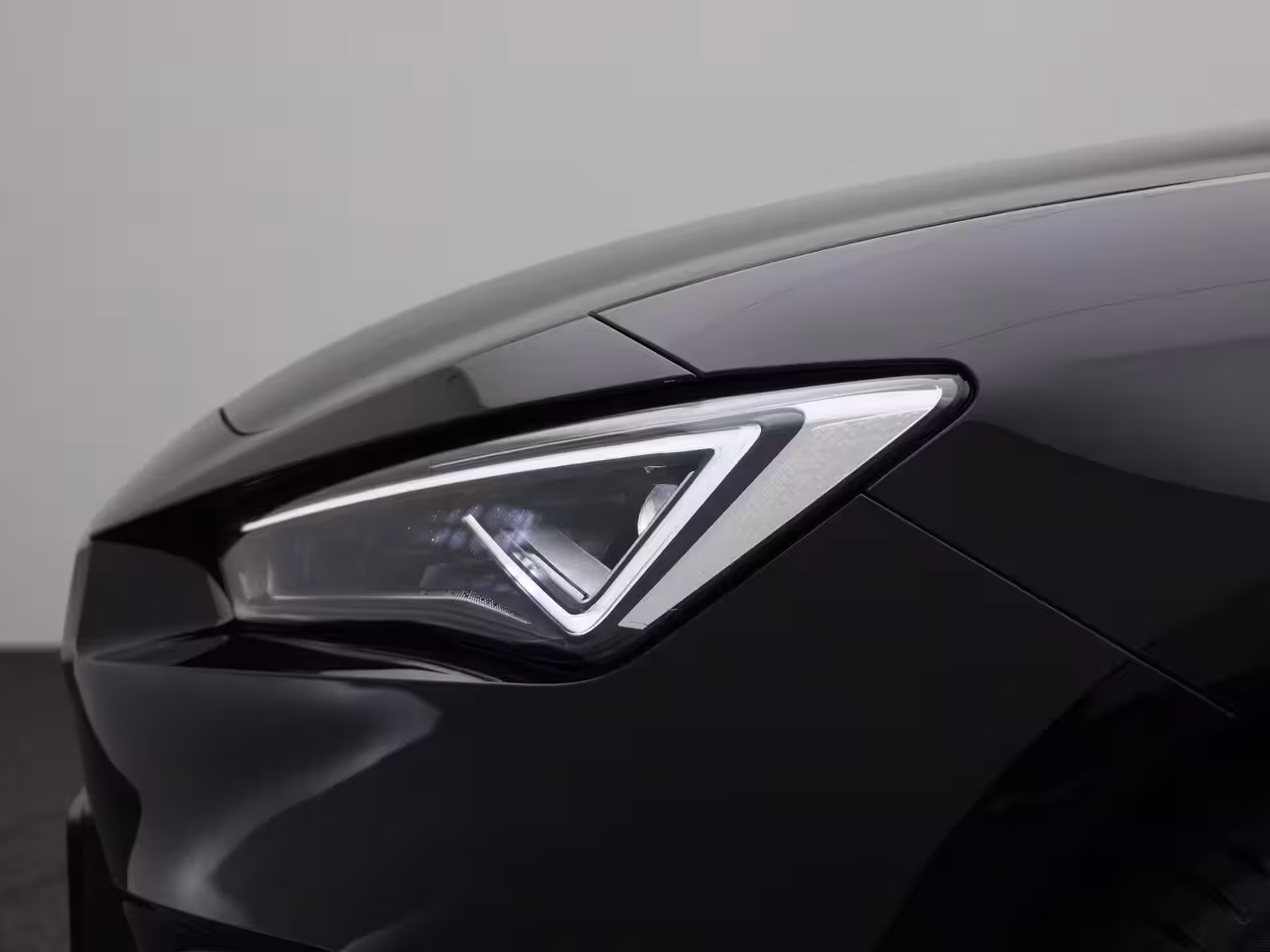 Seat Leon Sportstourer 1.5 TSI e-Hybrid FR Business 204 PK | Automaat | LED Matrix Koplampen | Navigatie | Climat