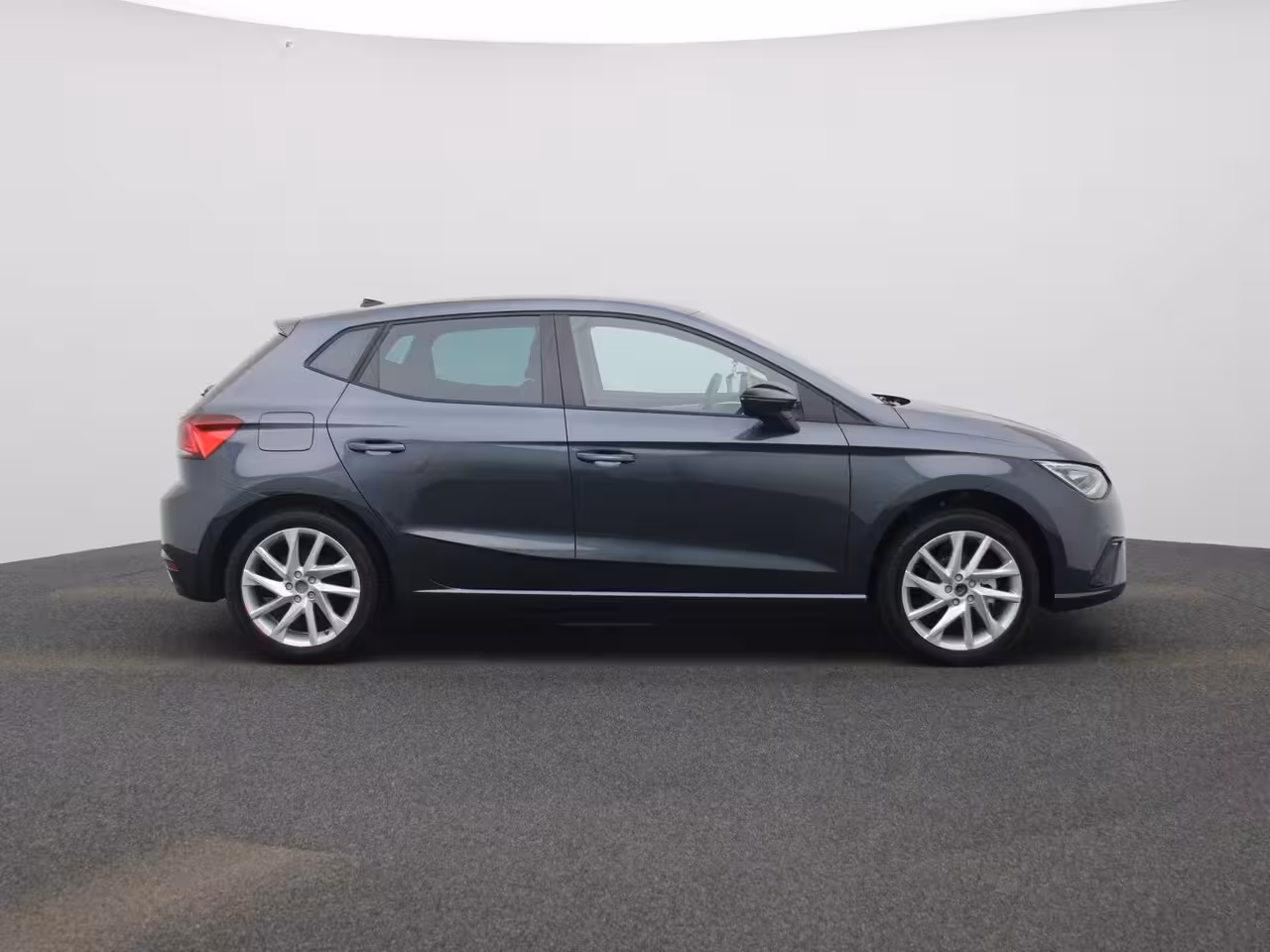 Seat Ibiza 1.0 EcoTSI FR Business Connect 95 PK | €2000, - Herwaardering | LED Koplampen | Parkeersen