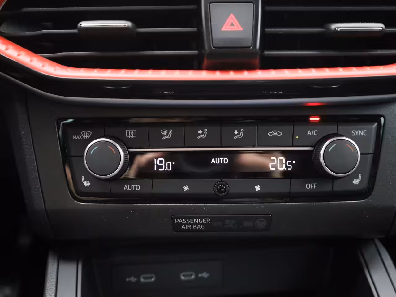 Seat Ibiza 1.0 EcoTSI FR Business Connect 95 PK | €2000, - Herwaardering | LED Koplampen | Parkeersen