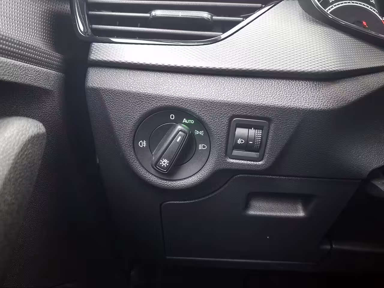 Skoda Scala 1.0 TSI Active 95 PK | LED Koplampen | Apple Carplay/Android Auto | Airconditioning | DAB