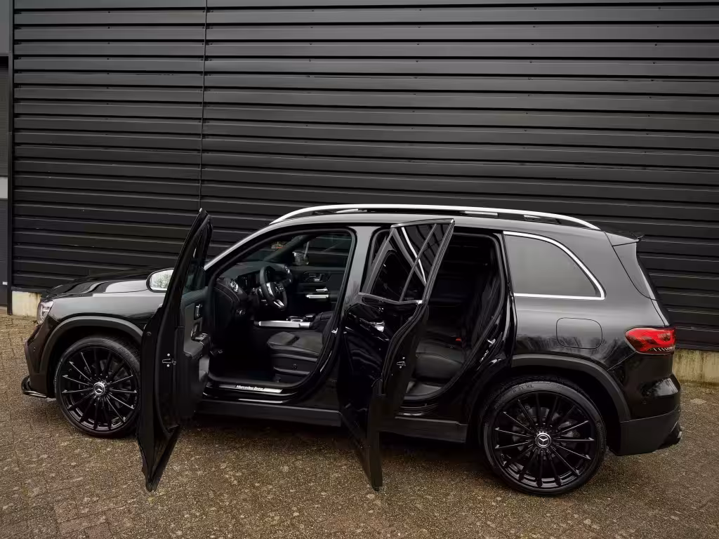 Mercedes-Benz GLB 250 4MATIC AMG 45 PANO|MEMORY|360|DISTRON