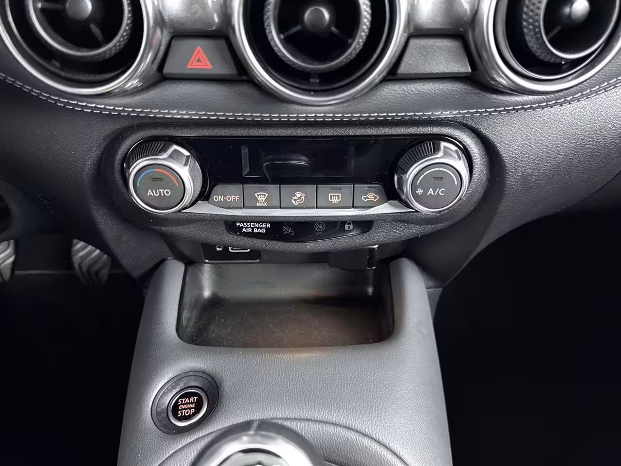 Nissan Juke 1.0 DIG-T Tekna 114PK | Navigatie | BOSE Audio | 360 Graden Camera | Adaptieve Cruise Cont