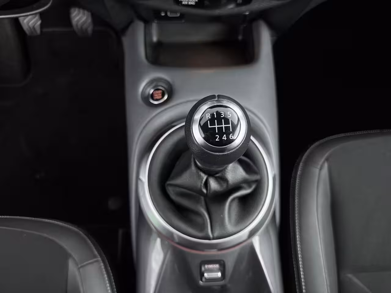 Nissan Juke 1.0 DIG-T Tekna 114PK | Navigatie | BOSE Audio | 360 Graden Camera | Adaptieve Cruise Cont