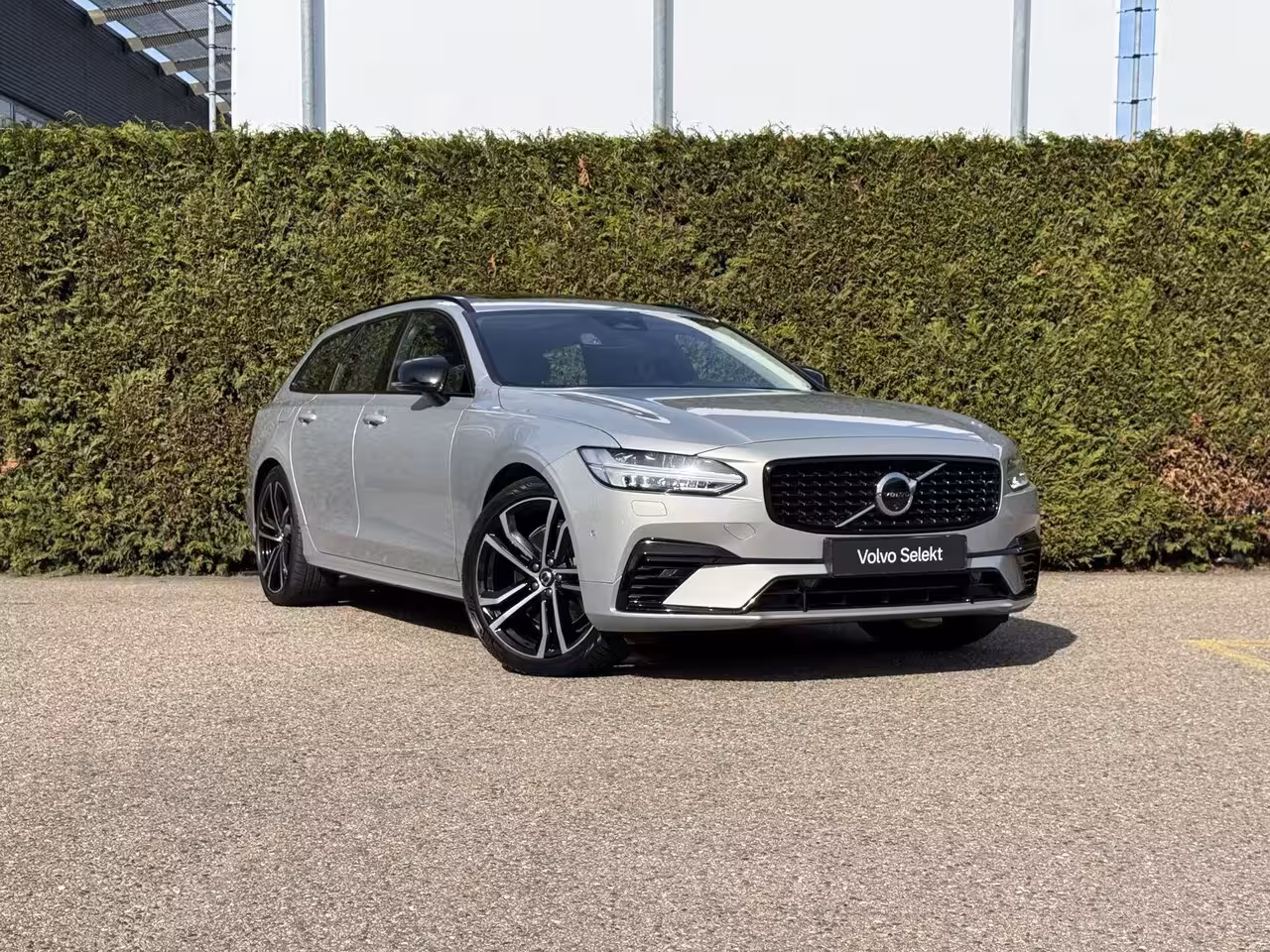 Volvo V90 T8 Plug-in hybrid AWD Ultra Dark