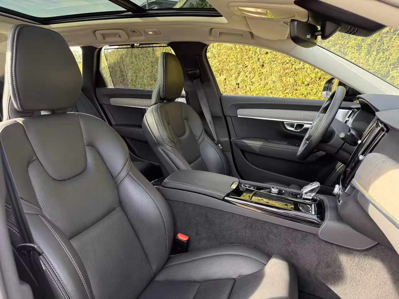 Volvo V90 T8 Plug-in hybrid AWD Ultra Dark