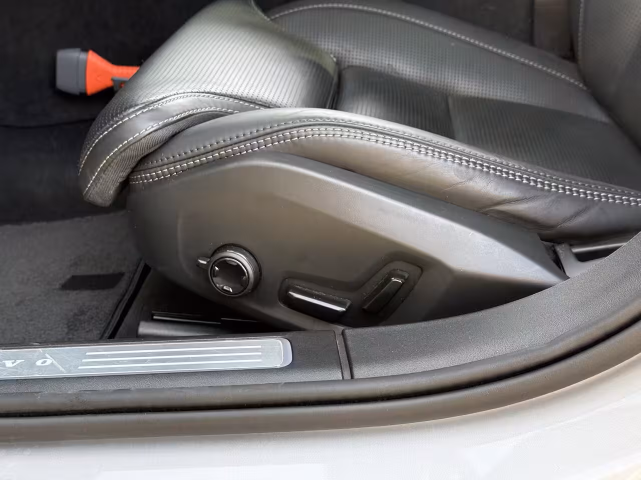 Volvo V90 T8 Plug-in hybrid AWD Ultra Dark