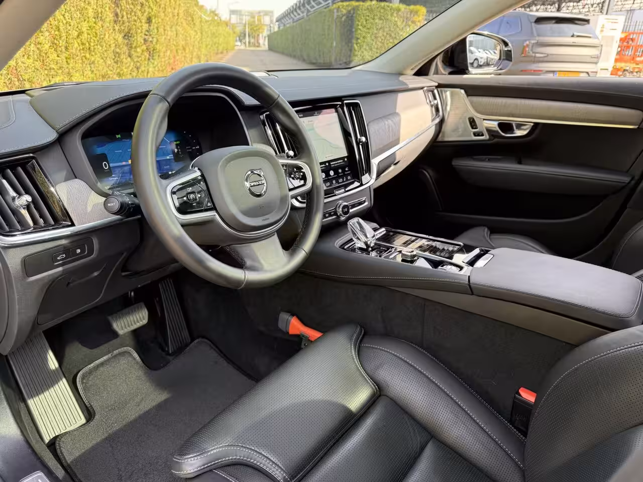 Volvo V90 T8 Plug-in hybrid AWD Ultra Dark