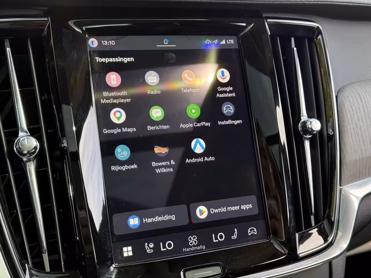 Volvo V90 T8 Plug-in hybrid AWD Ultra Dark
