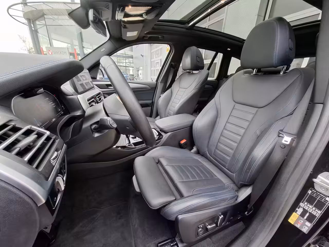 BMW iX3 High Executive M-sport 80 kWh | SoH 96.6% | Navigatie/Android/Apple Carplay | LM Velgen 20