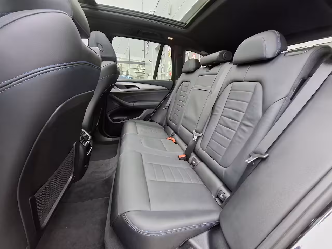 BMW iX3 High Executive M-sport 80 kWh | SoH 96.6% | Navigatie/Android/Apple Carplay | LM Velgen 20