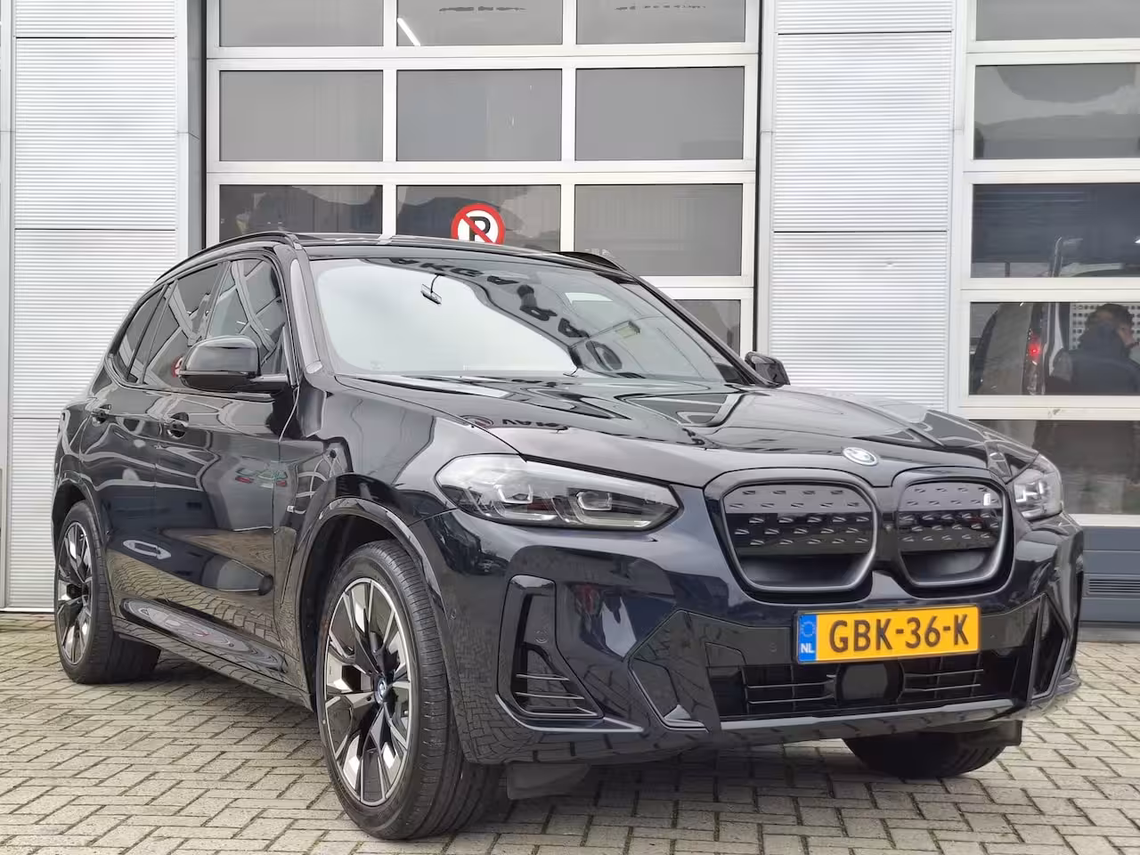 BMW iX3 High Executive M-sport 80 kWh | SoH 96.6% | Navigatie/Android/Apple Carplay | LM Velgen 20