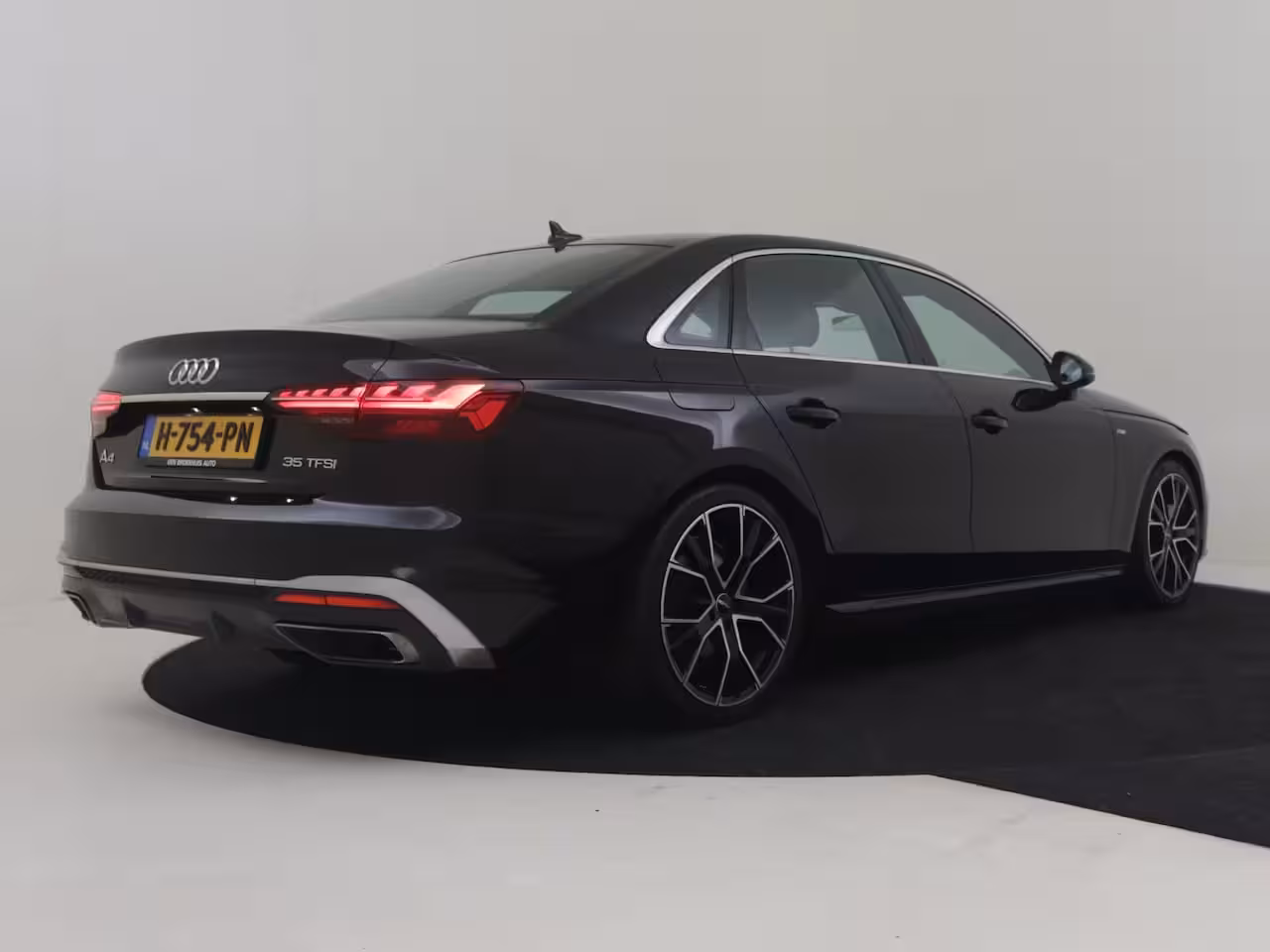 Audi A4 Limousine 35 TFSI Launch edition Sport 150PK AUTO | Cruise control adapt | Climate control | Keyless