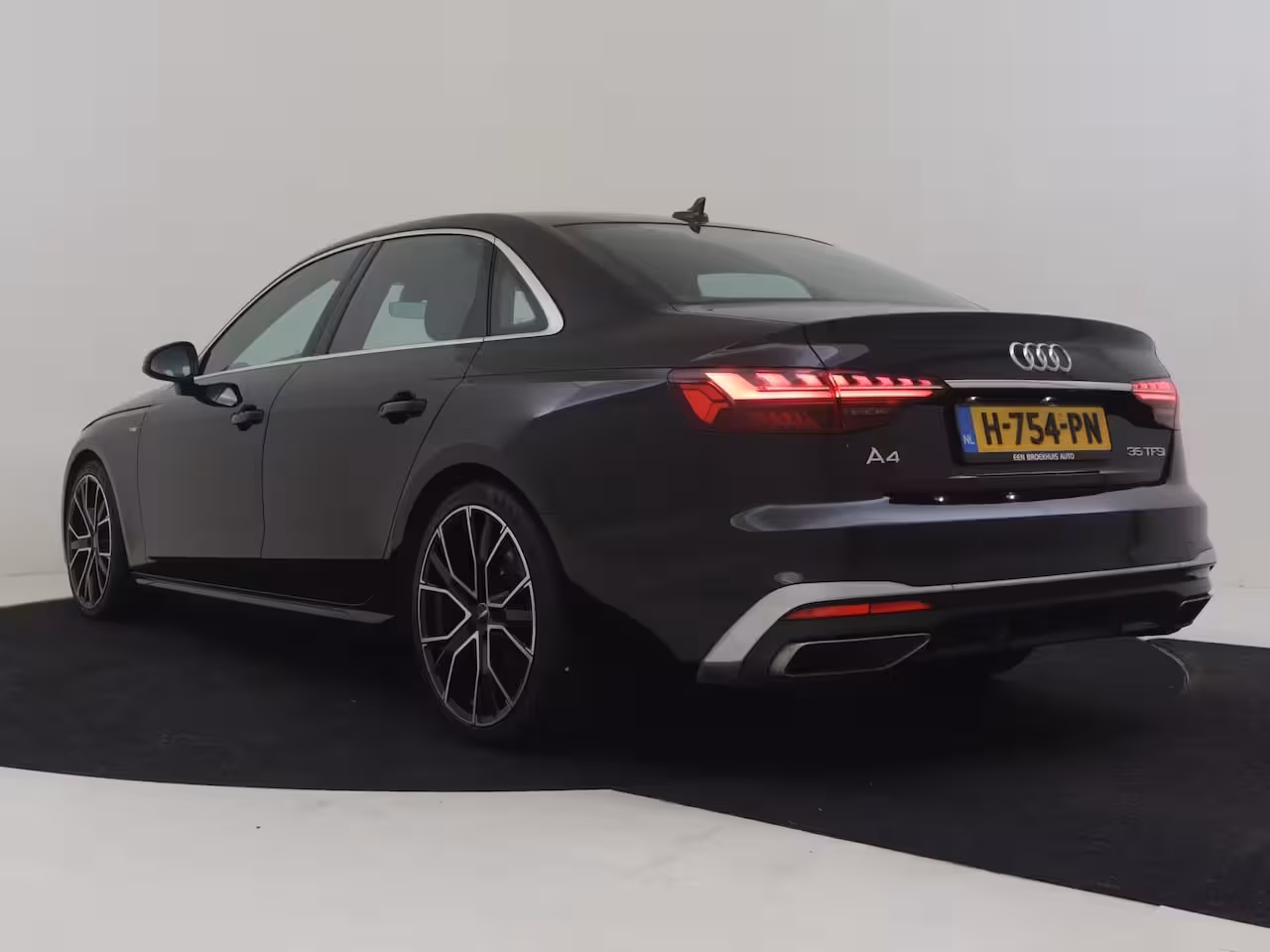 Audi A4 Limousine 35 TFSI Launch edition Sport 150PK AUTO | Cruise control adapt | Climate control | Keyless